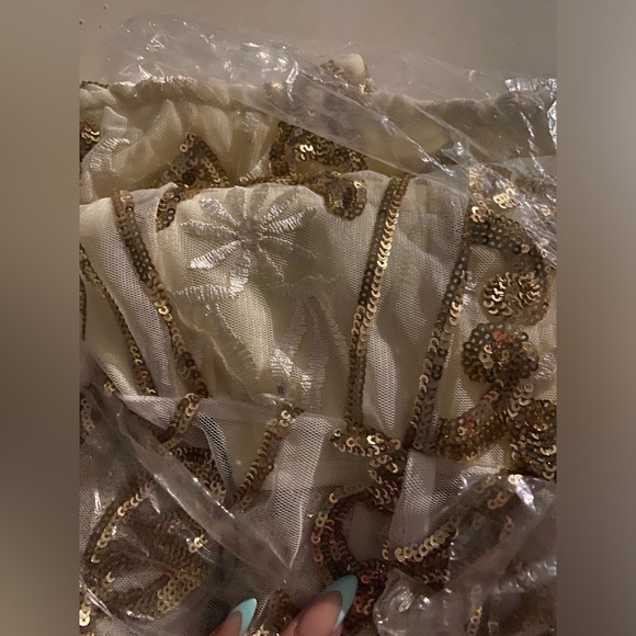 ✨PrettyLittleThing ✨ White & Gold Strappy Sheer Sequin Bodycon Dress 💛 UK 8/US6 - Picture 14 of 15